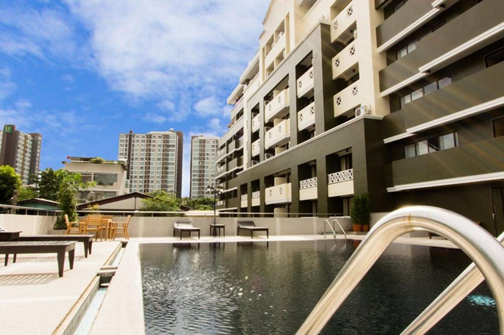 All Together Suite Hotel Bangkok Extérieur photo