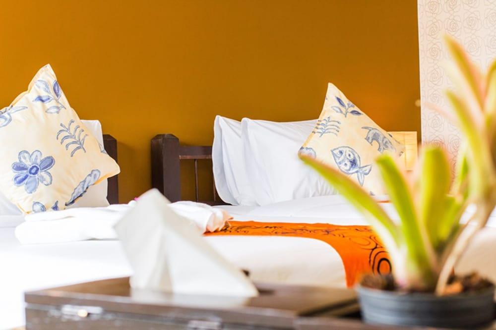 All Together Suite Hotel Bangkok Extérieur photo