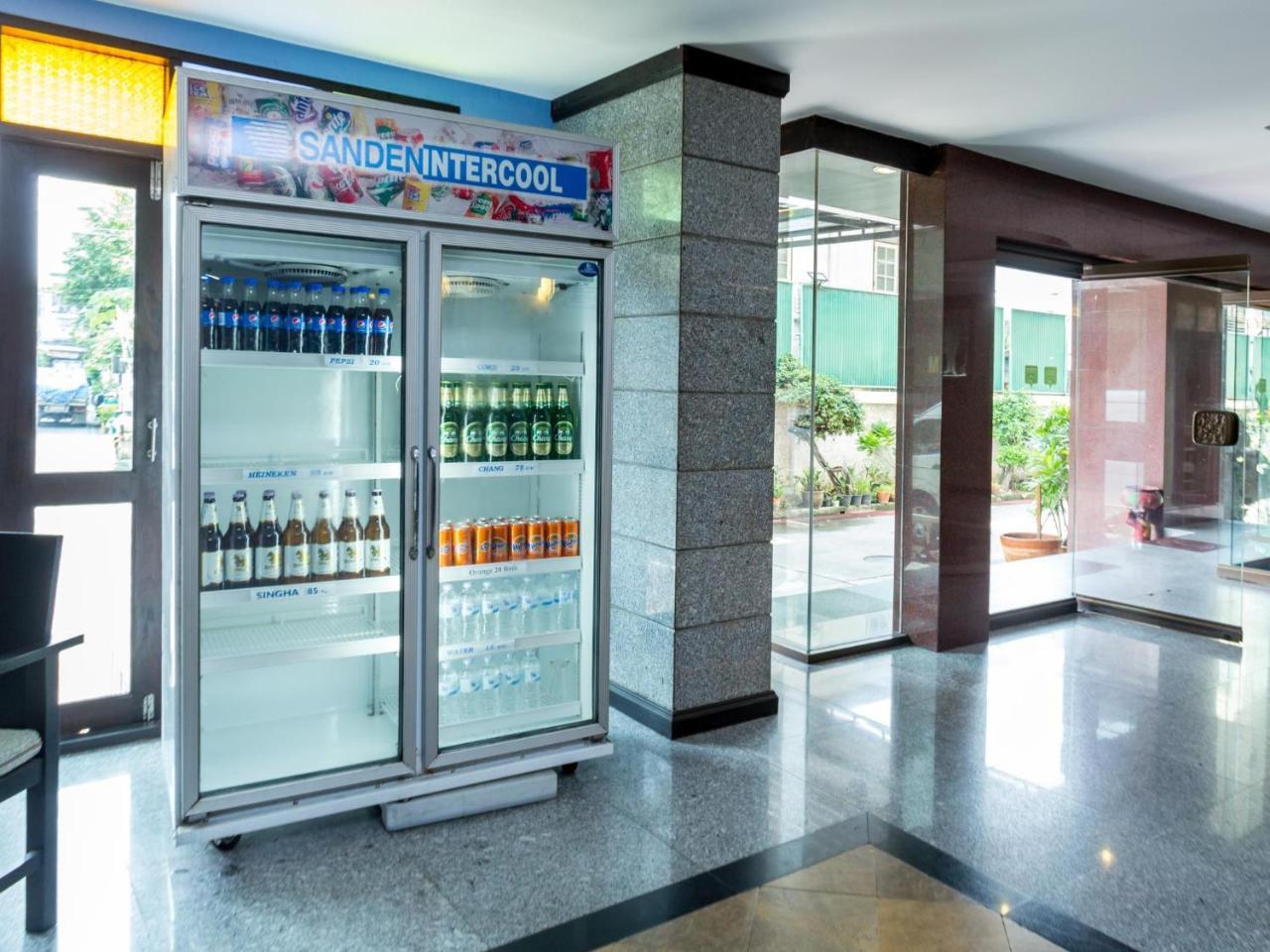 All Together Suite Hotel Bangkok Extérieur photo