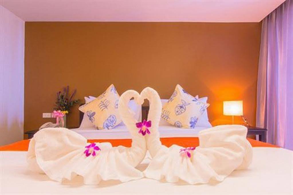 All Together Suite Hotel Bangkok Extérieur photo