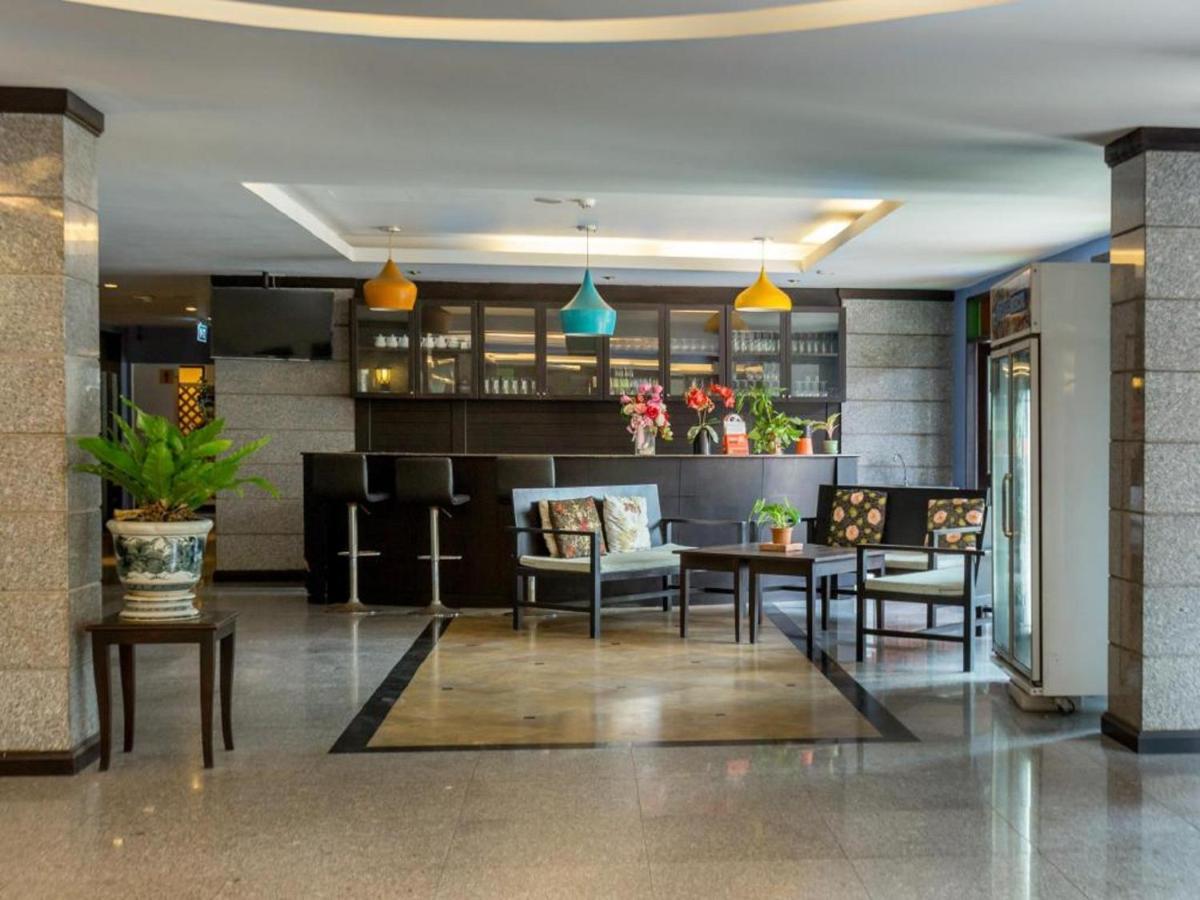 All Together Suite Hotel Bangkok Extérieur photo