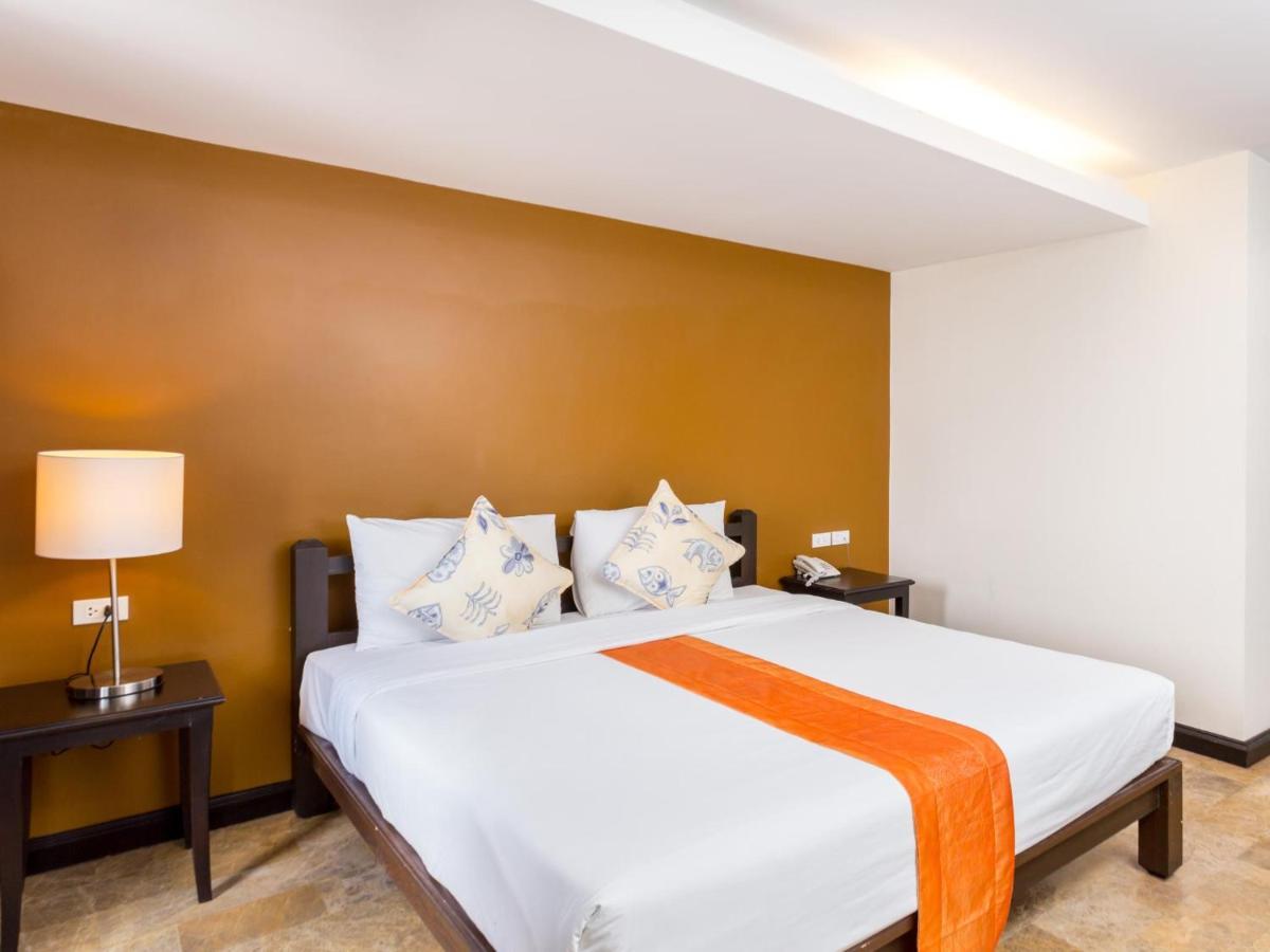 All Together Suite Hotel Bangkok Extérieur photo